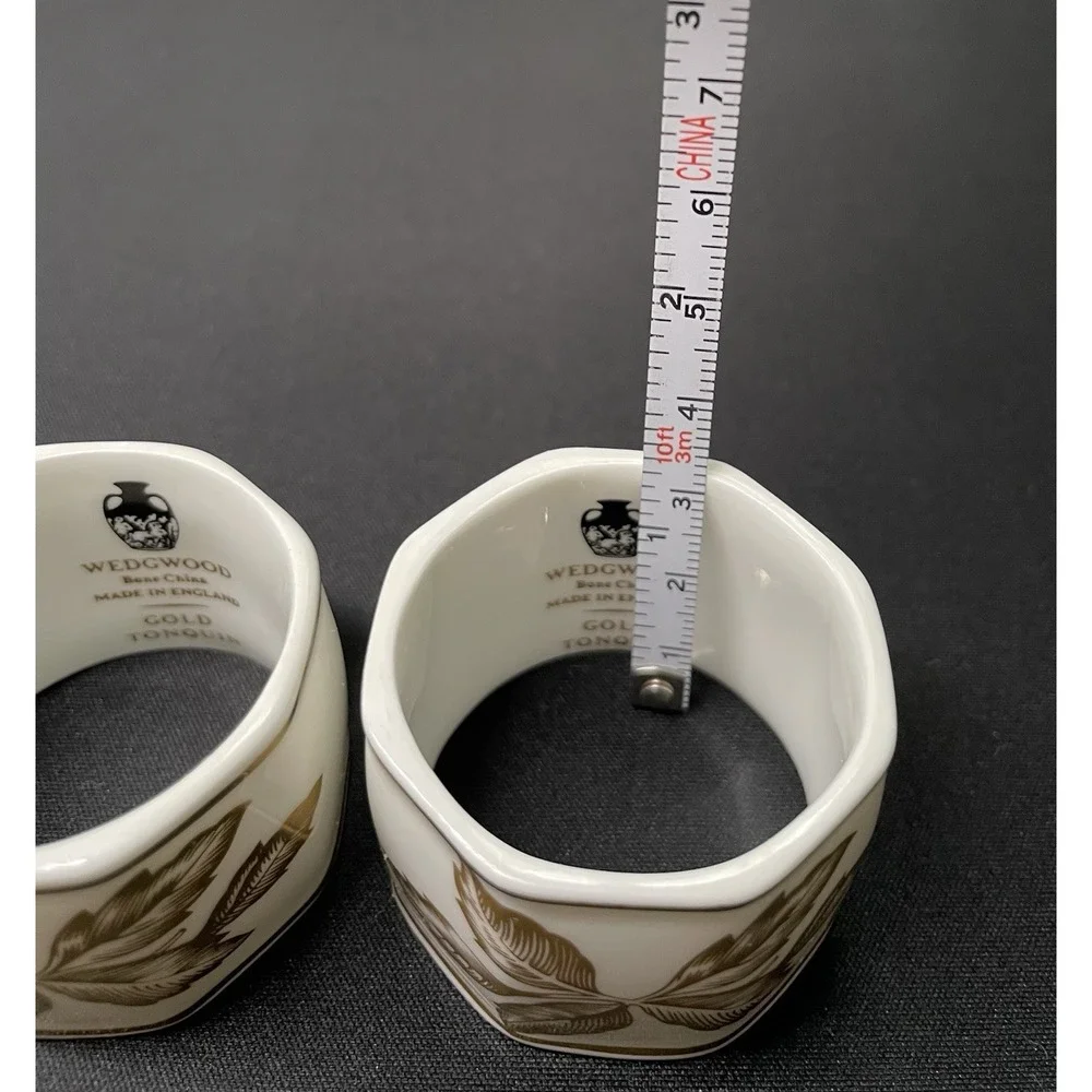 Vintage Wedgwood Bone China Gold Tonquin 22 Ct Trim Set 2 Napkin Rings Holders‎